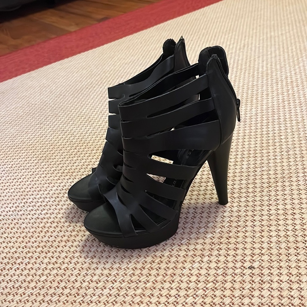 Chinese laundry black strappy sandal heels